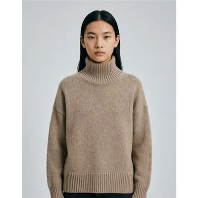 Box Camel Turtleneck Cashmire Feel