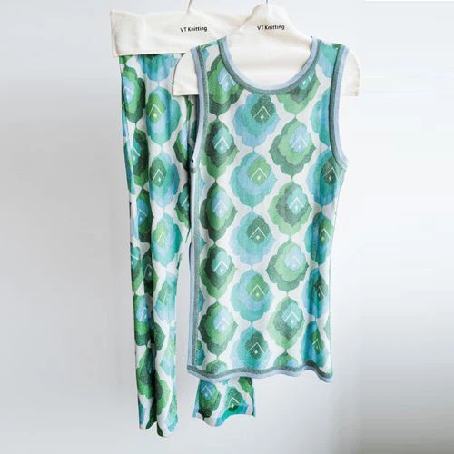 Naiste kaabliga kootud puhkusekleit